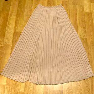 Long Pleaded Skirt